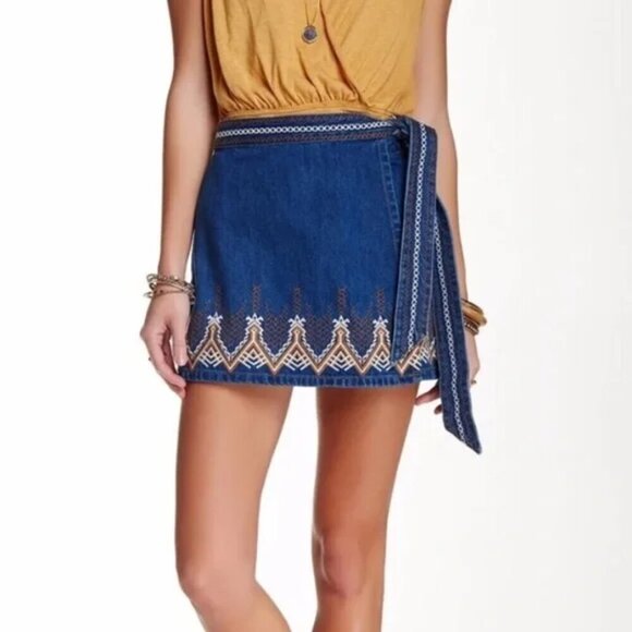 Free People Skirt Womens Size 0 Dream Away Denim Embroidered Wrap Tie Aztec - Picture 3 of 16